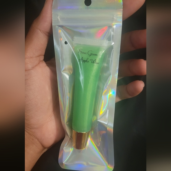 LIP GLOSS - Picture 4 of 4